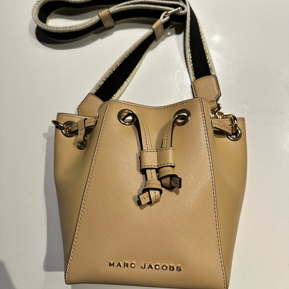 Marc Jacobs Beige Leather Bucket Bag